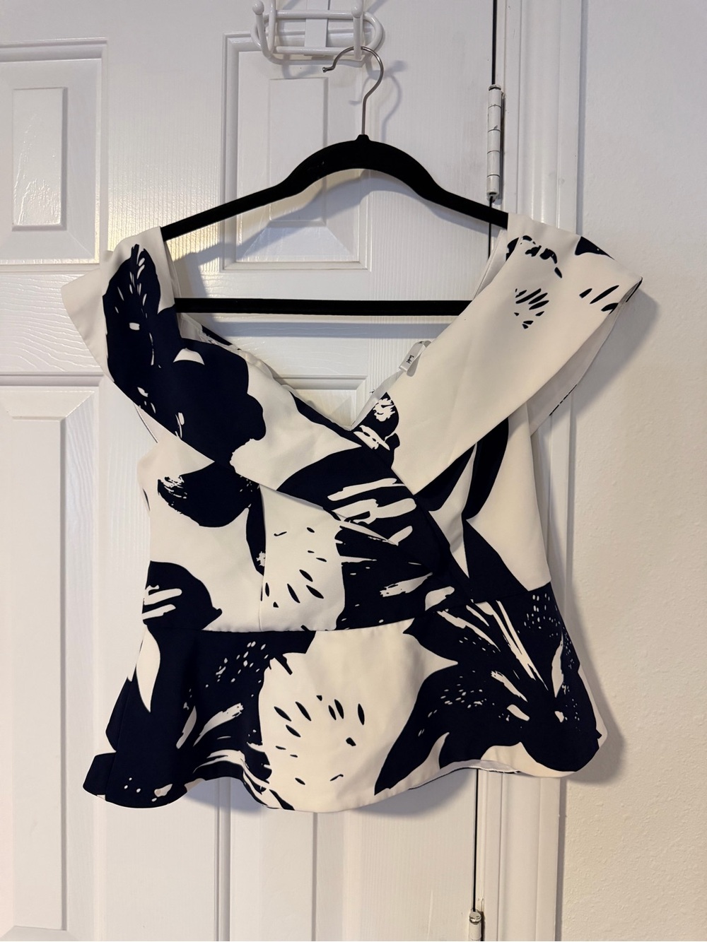 Bardot Navy & Ivory Floral Peplum Top – US 8 / Medium